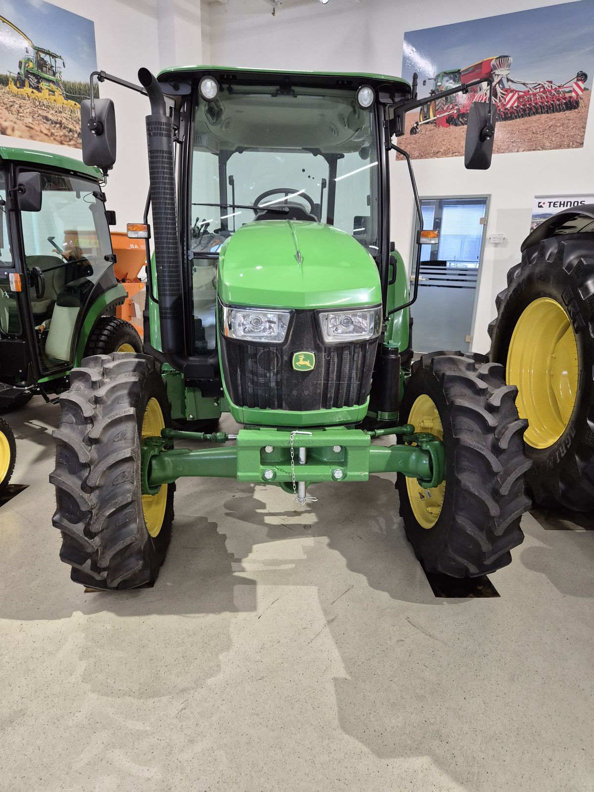 John Deere 5075E 2