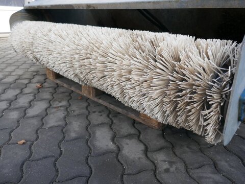 Fliegl Kehrmaschine mit Schwergutschaufel - 2m 3