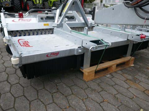 Fliegl Kehrbesen Löwe 2,50m - 12 Besenreihen