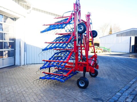 Hatzenbichler Original-Striegel 12m mit hydr. Zinkenverstellun