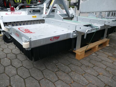 Fliegl Kehrbesen Löwe 2,50m - 12 Besenreihen