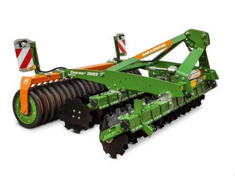 Amazone Catros + 3003 mit Matrixprofil-Keilringwalze 1