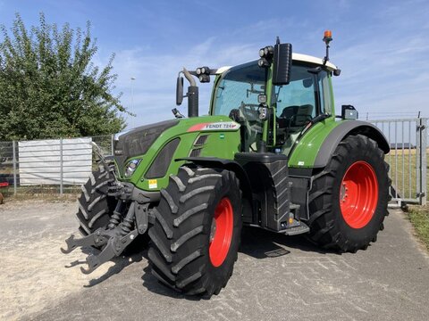 Fendt 724 Vario S4 Profi Plus