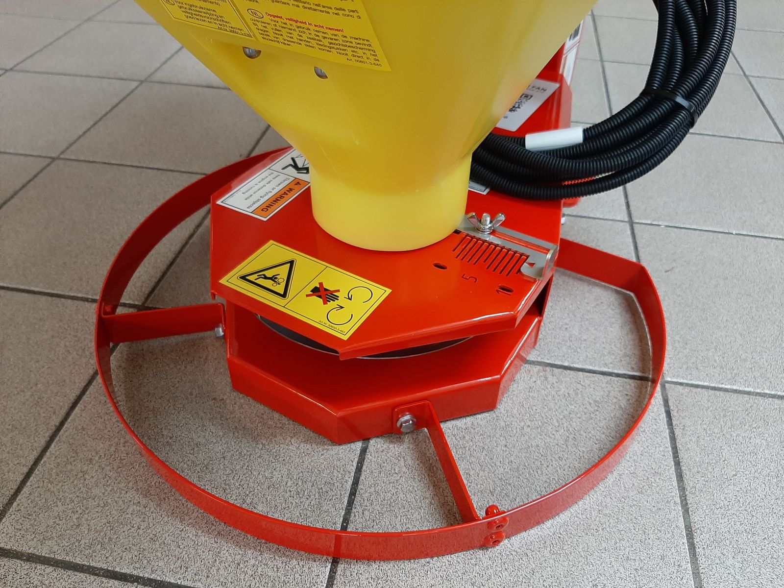 APV WD 40 - Salzstreugerät 3