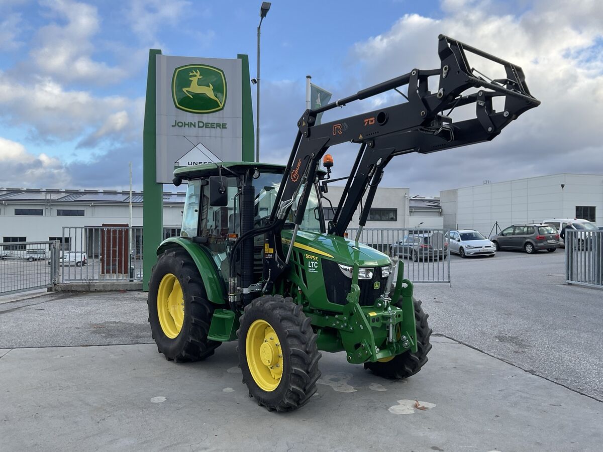 John Deere 5075E 2