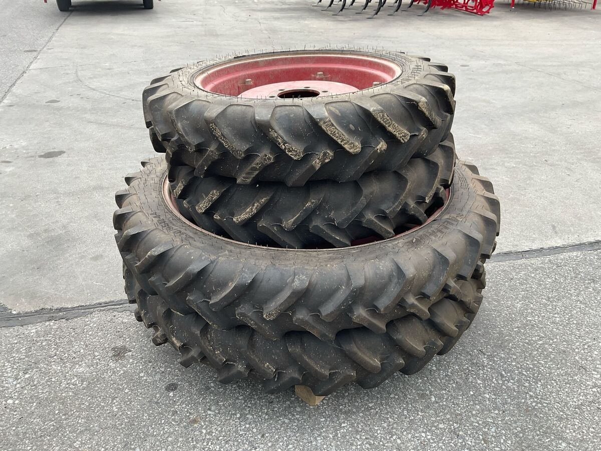 Fendt Fendt 280 S 230/95R44 und 9.5R28 3