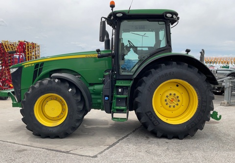 John Deere 8370R