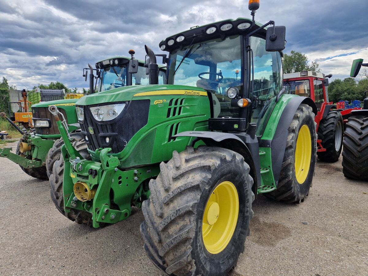 John Deere 6125R 1