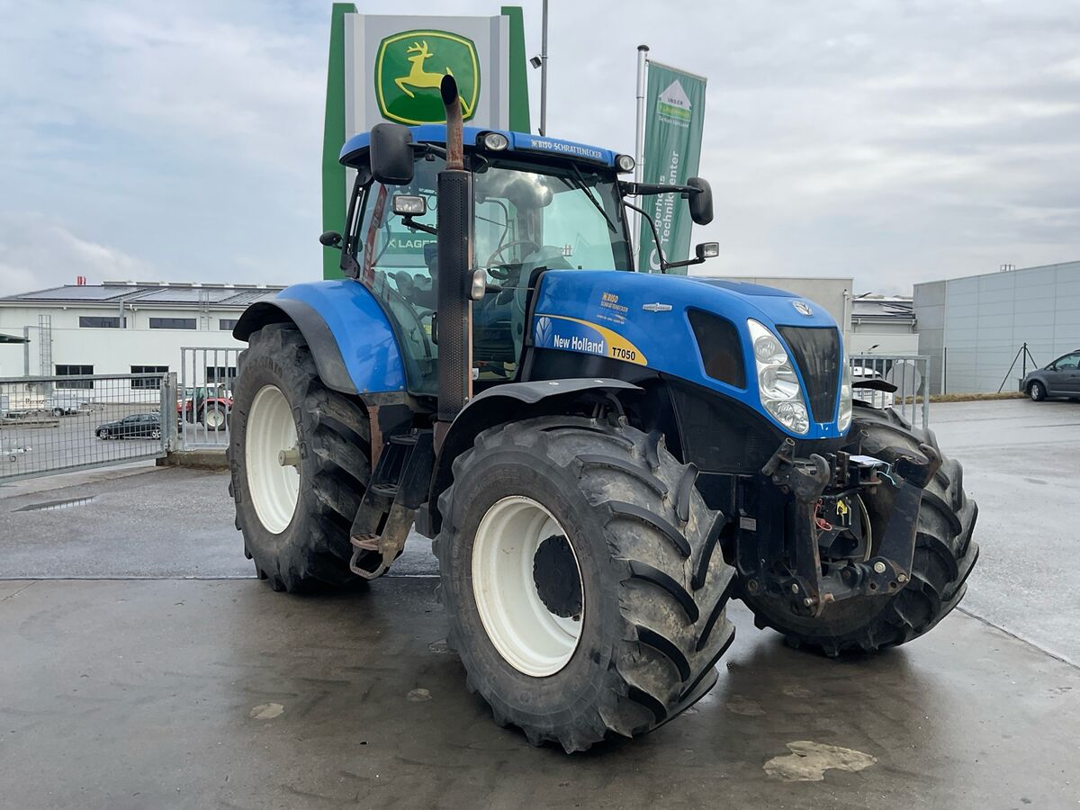 New Holland T7050 2
