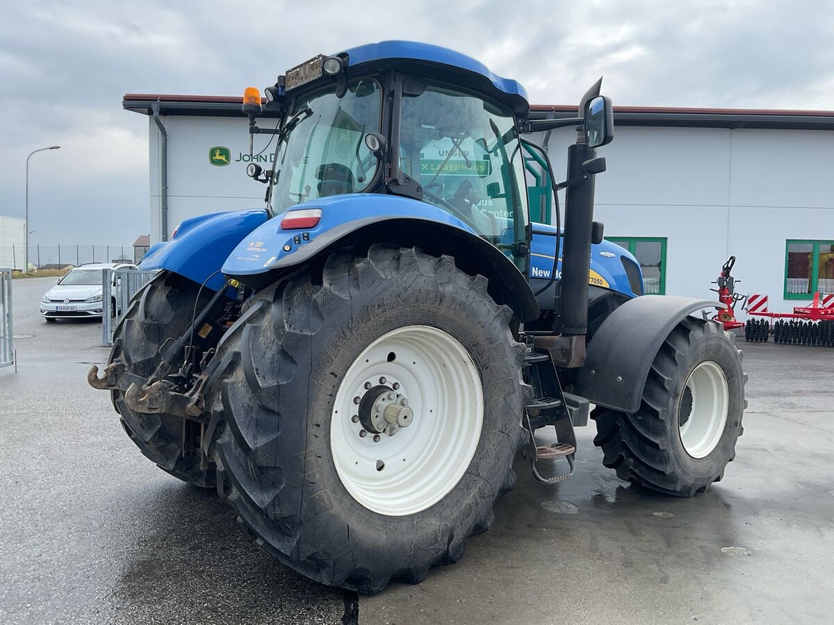 New Holland T7050 3