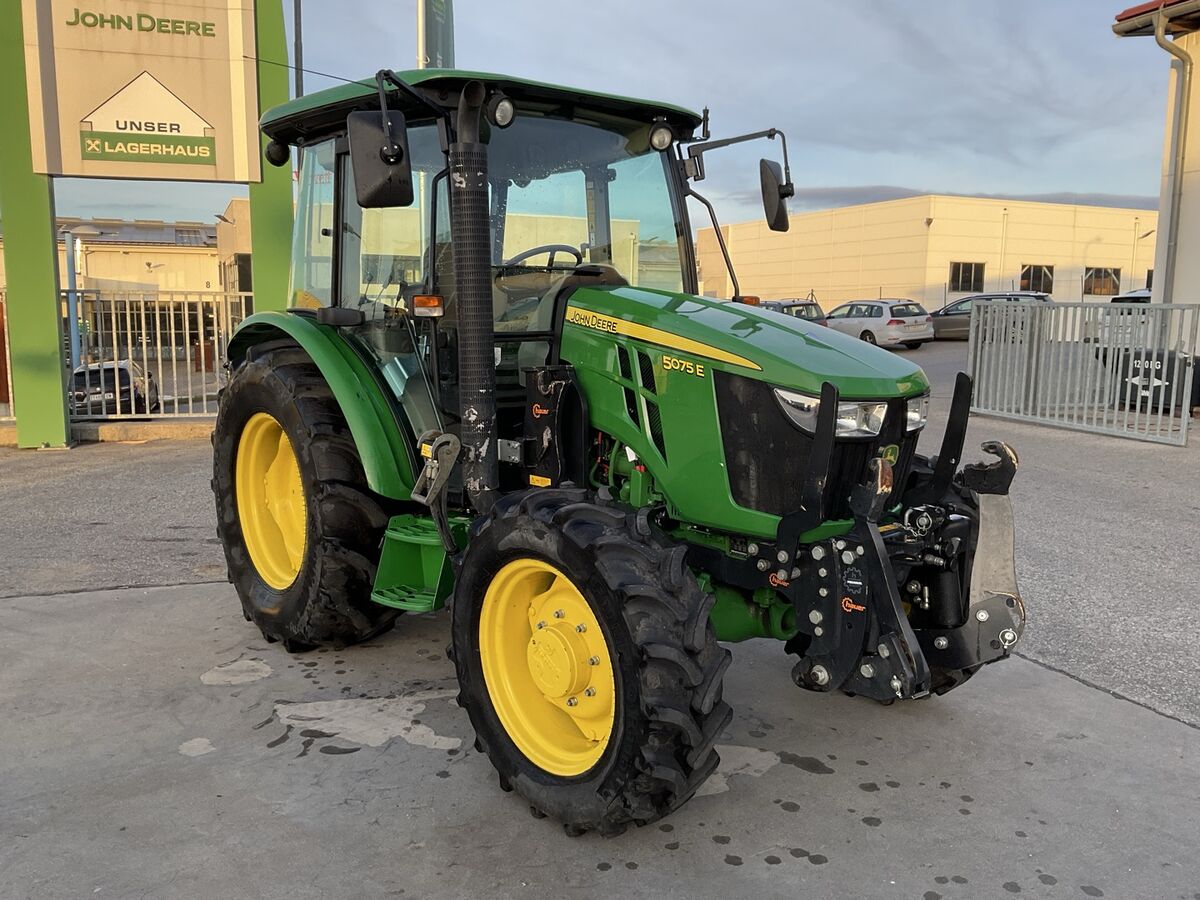 John Deere 5075E 2
