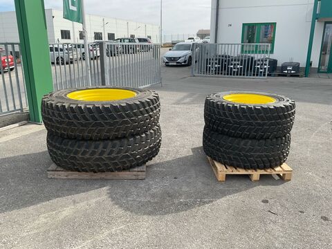 Sonstige 440/80 R34 und 420/65 R24