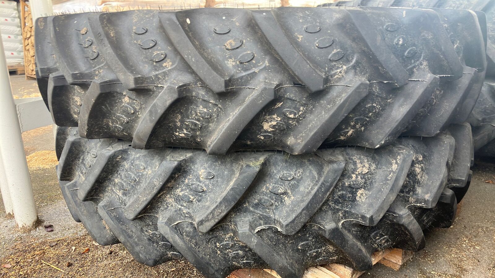 380/90R50 und 320/85R38 2