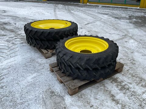 Sonstige John Deere 320/95 R40 und 210/95 R 28