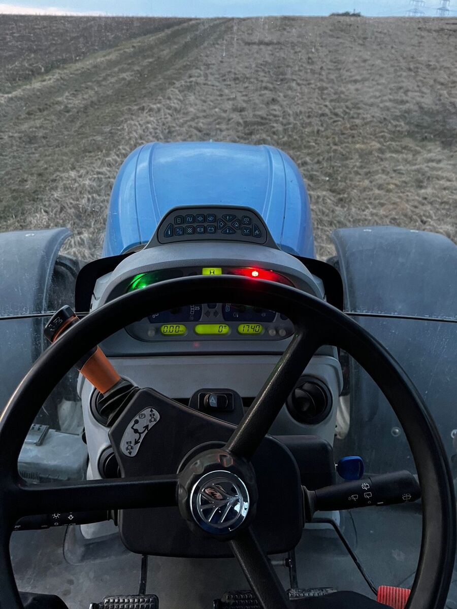New Holland T 7030 2