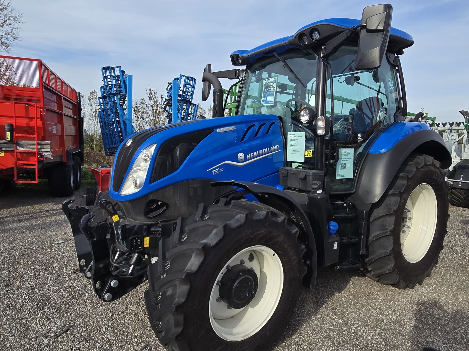 New Holland T5.110 Dynamic Command (Stage V) 3