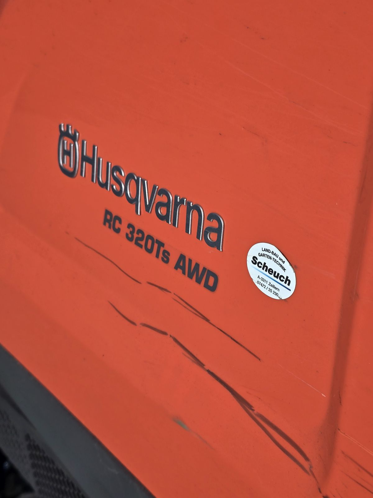 Husqvarna Rider RC 320 TS AWD 3