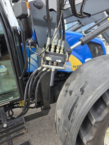 New Holland TL100A (4WD)