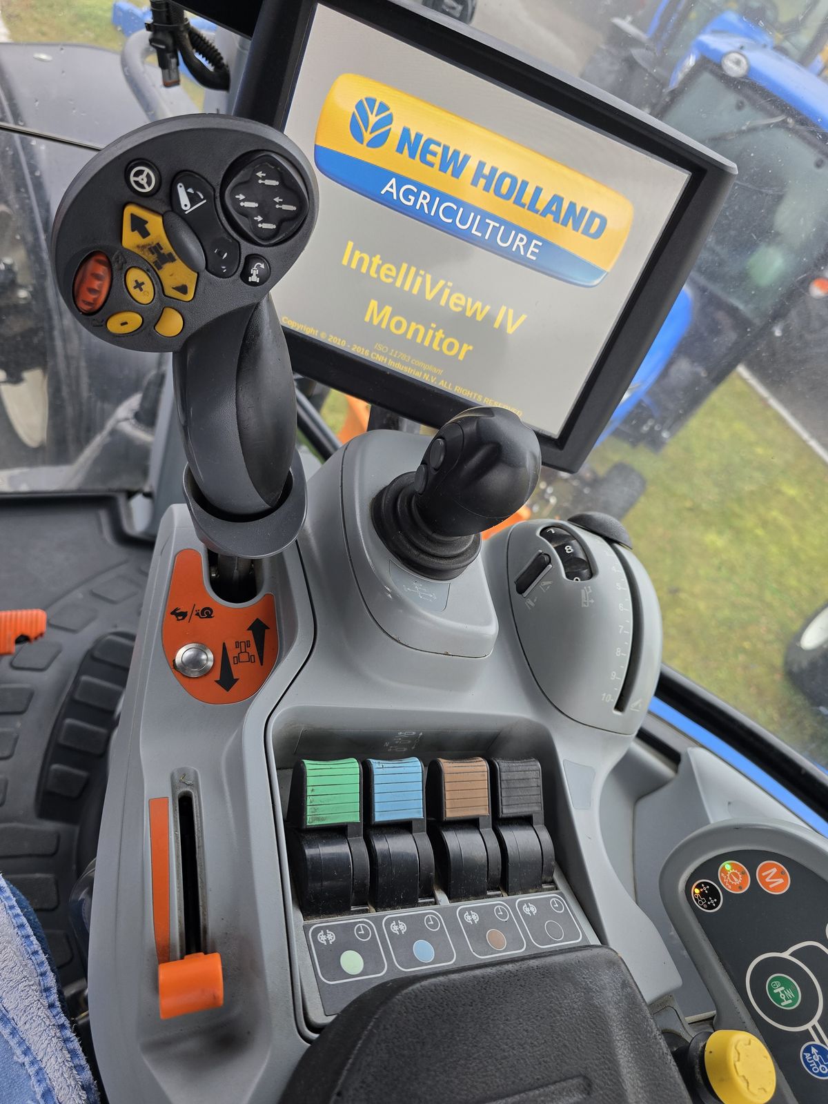New Holland T7.185 Auto Command 2
