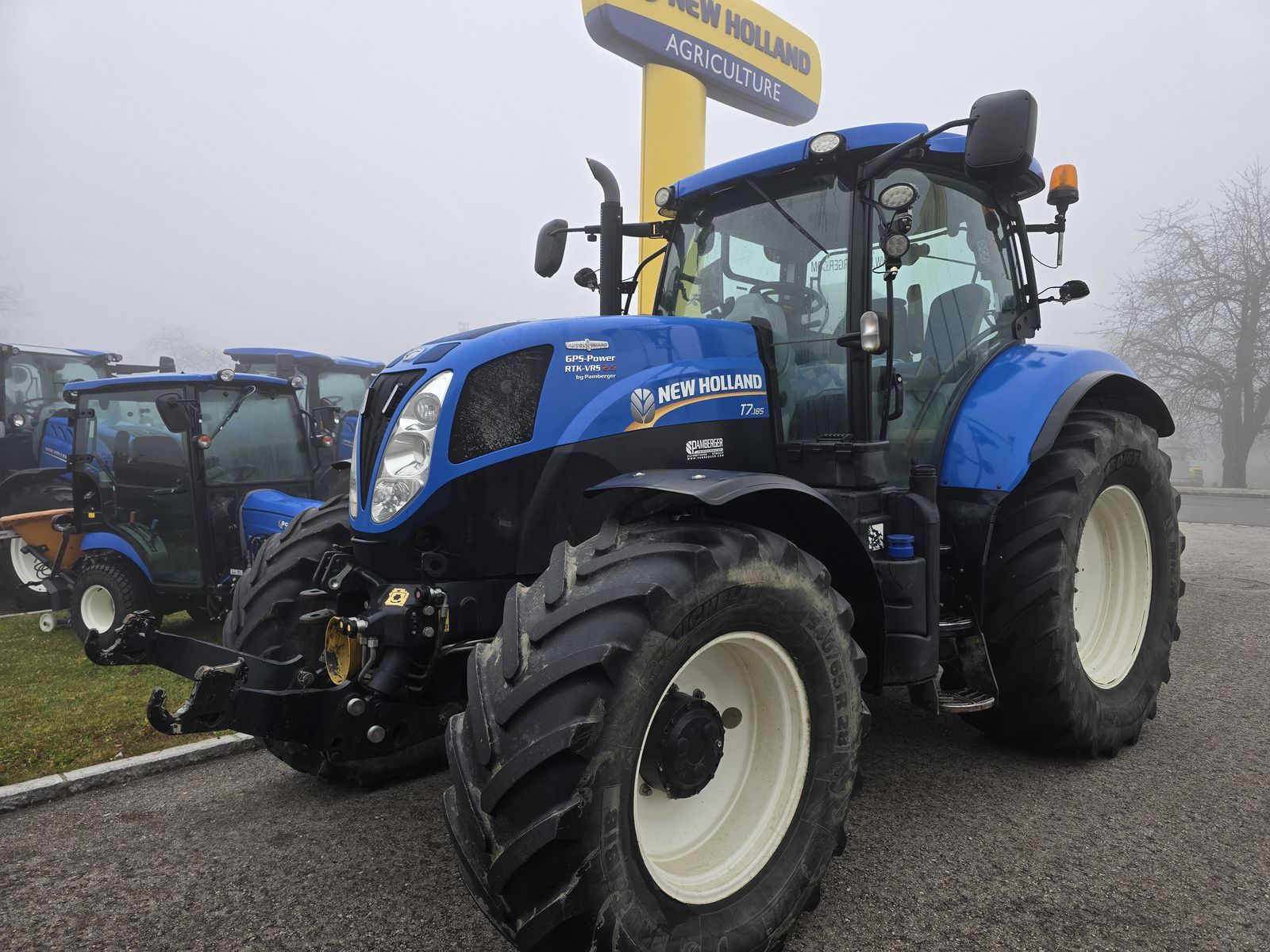 New Holland T7.185 Auto Command 1