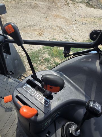 New Holland TS100