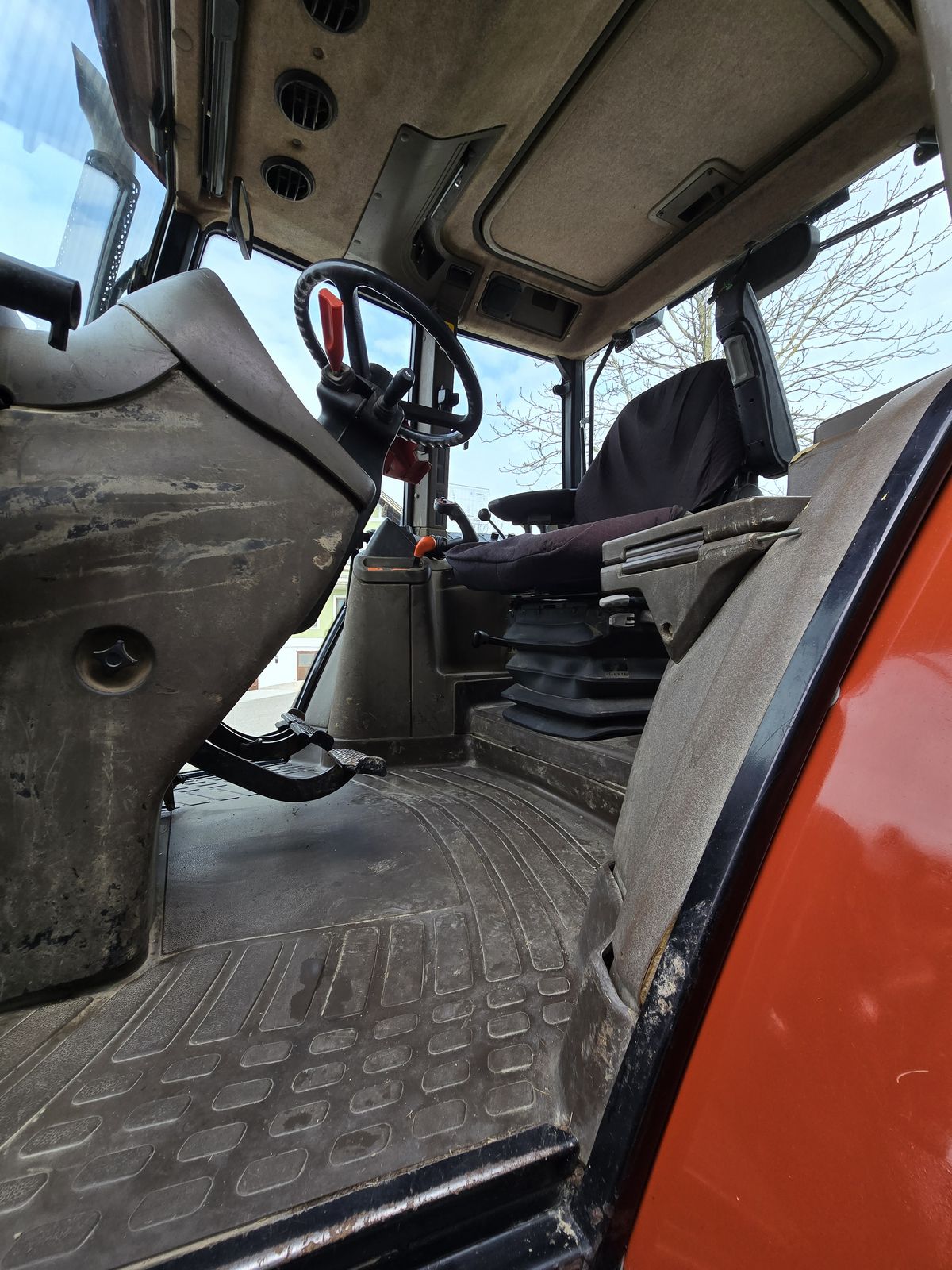 New Holland M 135/8360 3