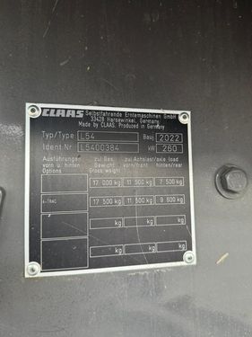 Claas Trion 650  