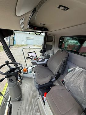 Claas Trion 650  