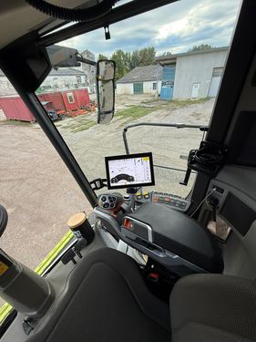 Claas Trion 650  