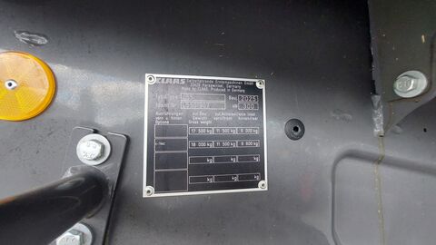 Claas Trion 730