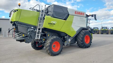 Claas Trion 730