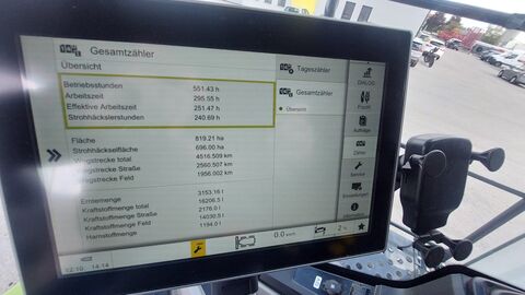 Claas Trion 730