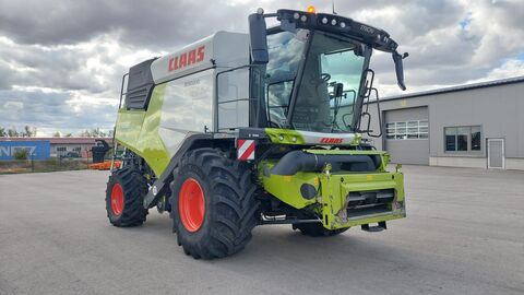 Claas Trion 730