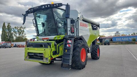 Claas Trion 730