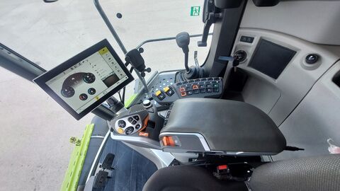Claas Trion 730