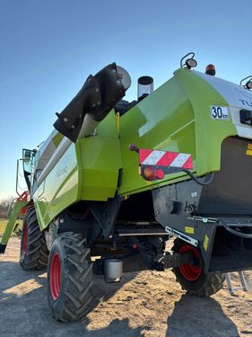 Claas Tucano 320