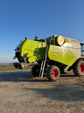 Claas Tucano 320
