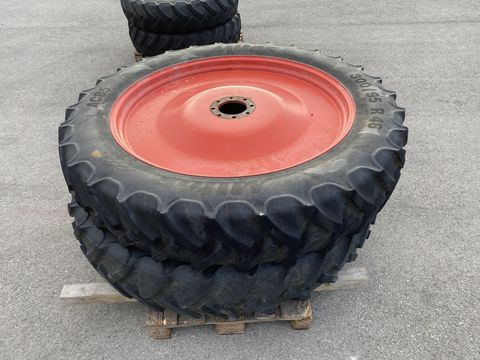 Mitas 300/95 R40