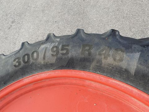 Mitas 300/95 R40