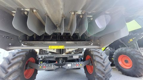 Claas Trion 730