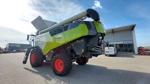 Claas Trion 730