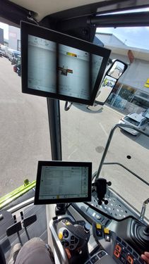Claas Trion 730