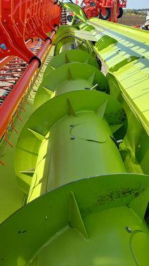 Claas Trion 730