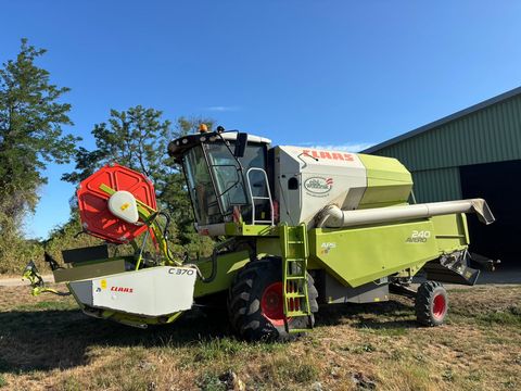 Claas Avero 240