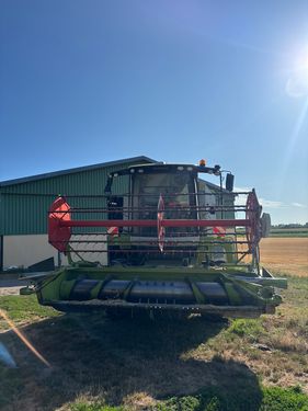 Claas Avero 240