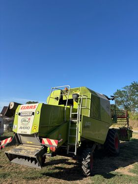 Claas Avero 240