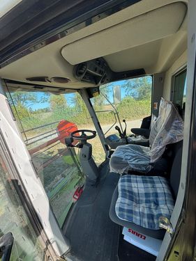 Claas Avero 240