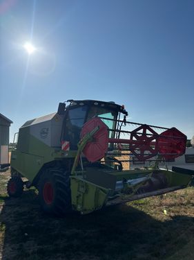 Claas Avero 240