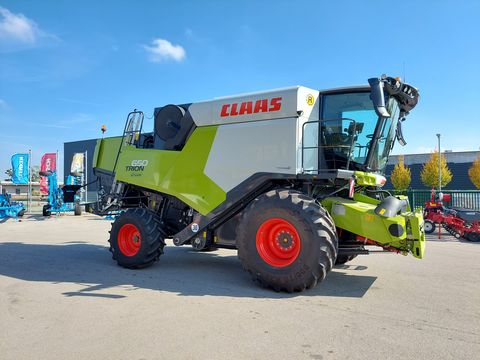 Claas TRION 650 