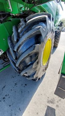 John Deere T560
